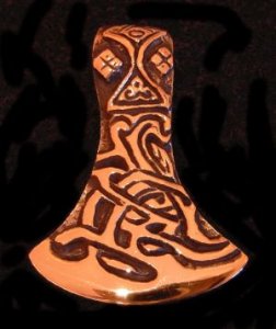 Bronzeanhänger Keltische Axt