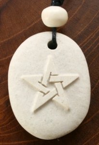 Steinanhänger Pentagramm weiß