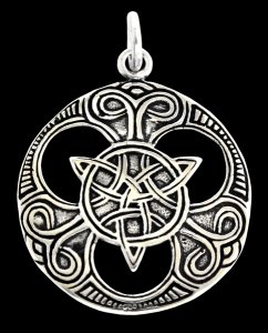 Keltenanhänger Triade mit keltischen Mustern Silber