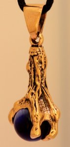 Bronzeanhänger Drachenkralle mit blauer Kugel
