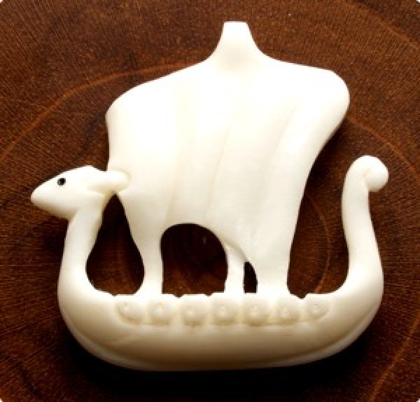 Knochenanhänger Wikingerboot