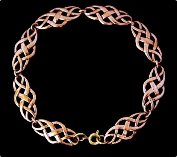 Bronzearmkette mit keltischen Knoten