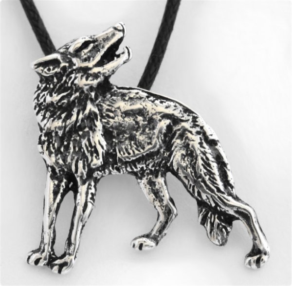 Wolfanhänger Naomi Silber